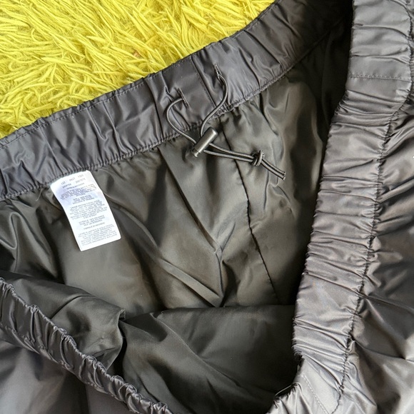 Columbia Men's Black Omni Tech Pants - Picture 7 of 7